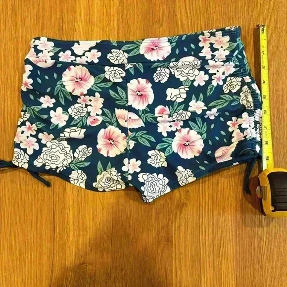 Court de vague women’s flower print swim shorts- Large - Picture 3 of 5
